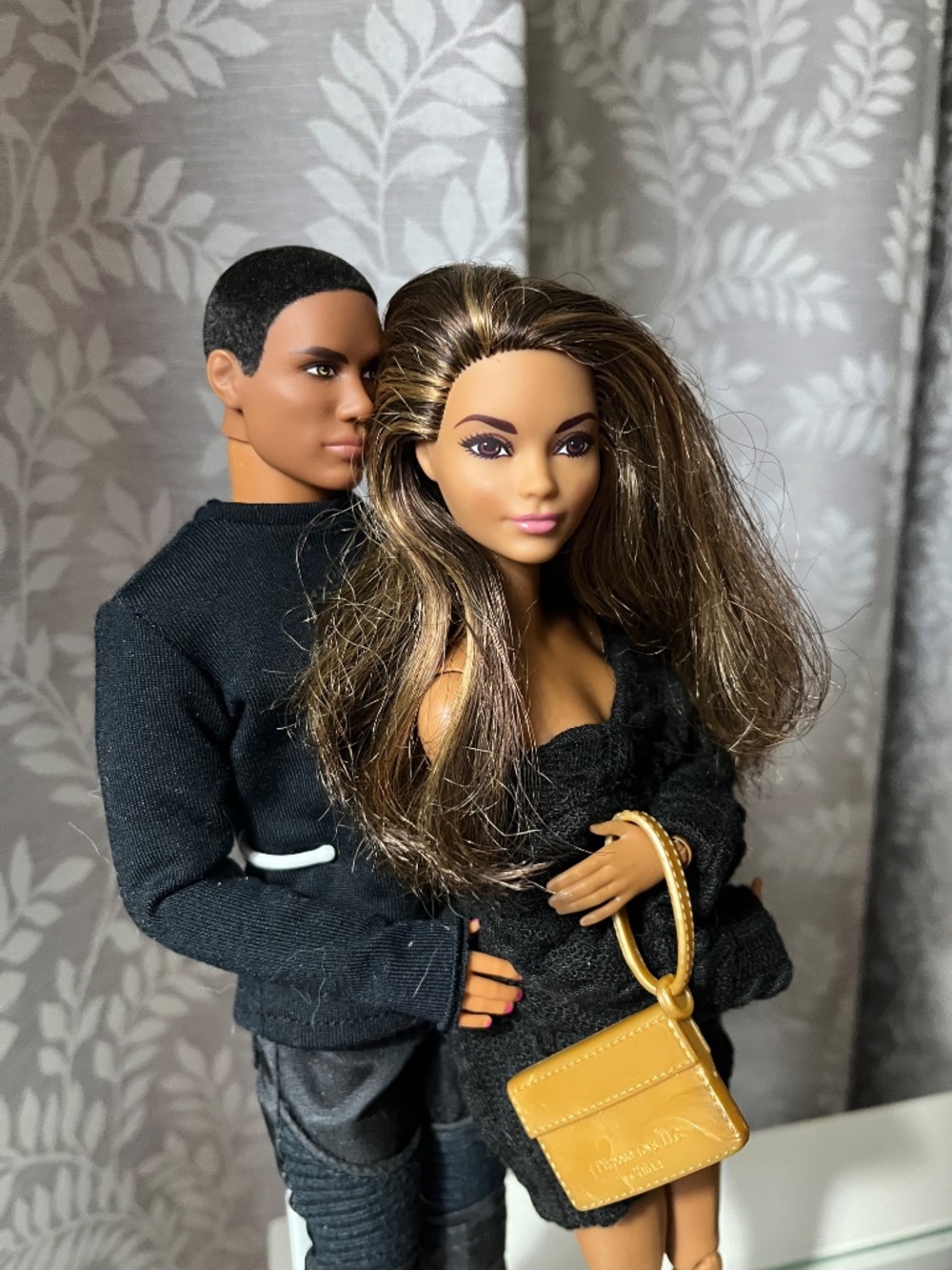 Barbie 2017 Made to Move - Skateboarder Barbie Doll - Picture 2 of 10